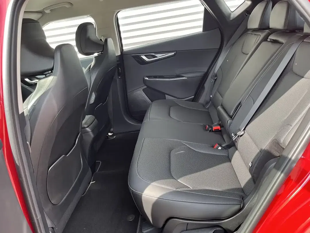 Kia EV6 - Thumbnail 11