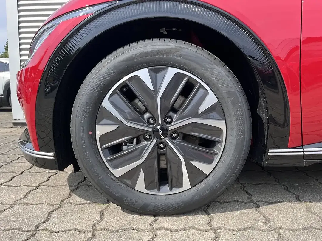 Kia EV6 - Thumbnail 7