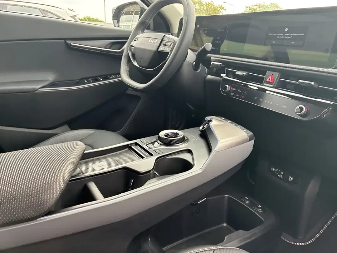 Kia EV6 - Thumbnail 11