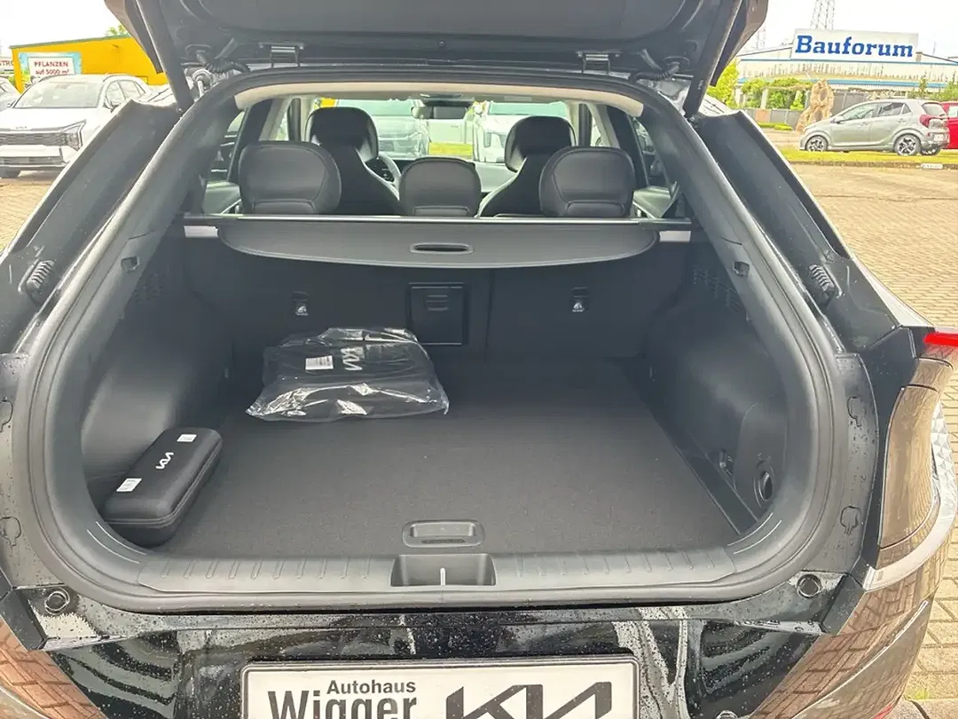 Kia EV6 - Thumbnail 15