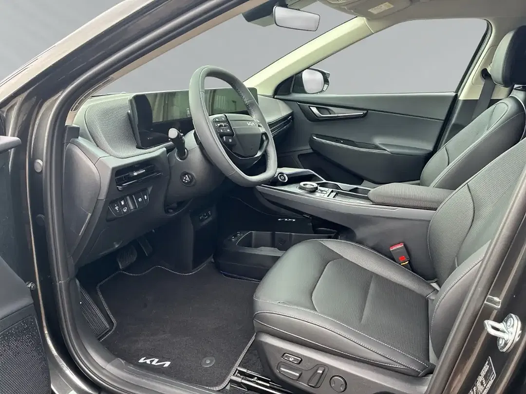 Kia EV6 - Thumbnail 4