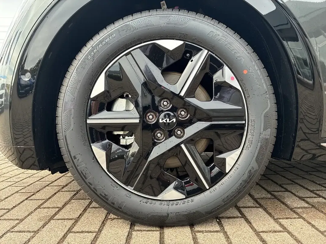 Kia EV6 - Thumbnail 7