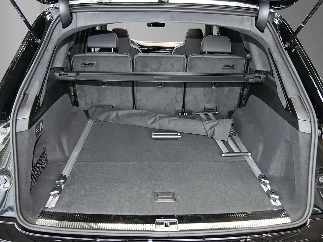 Audi Q7 - Thumbnail 6
