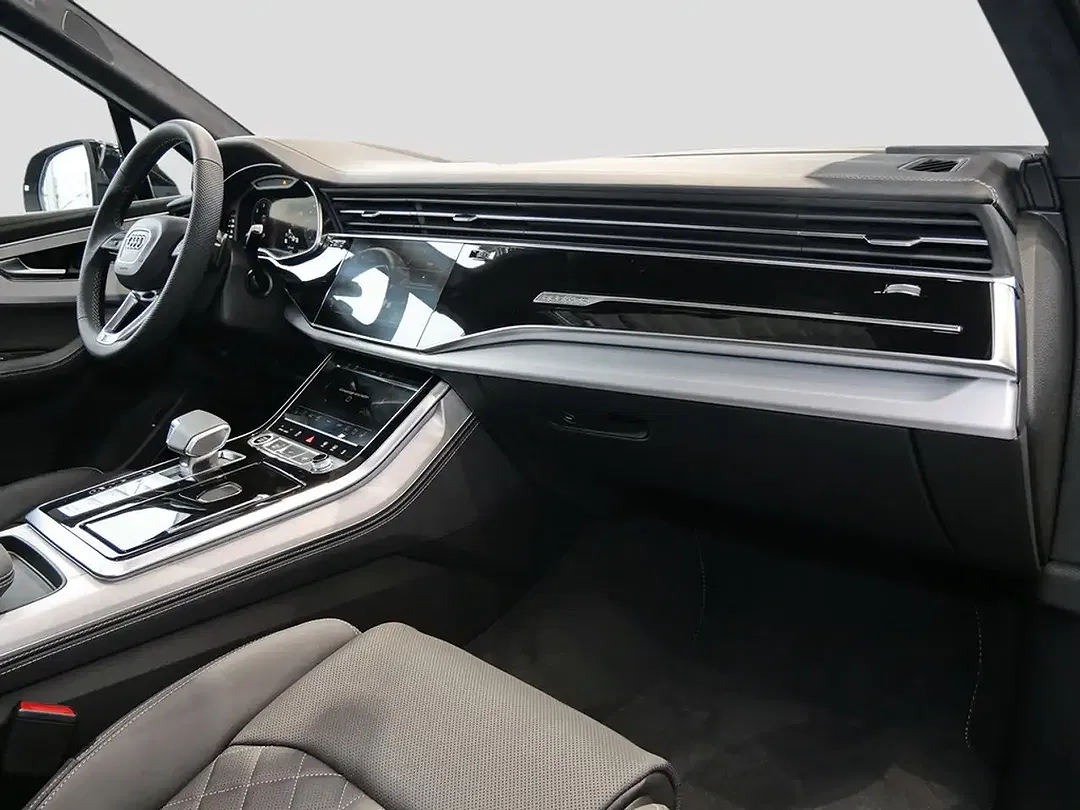 Audi Q7 - Thumbnail 8