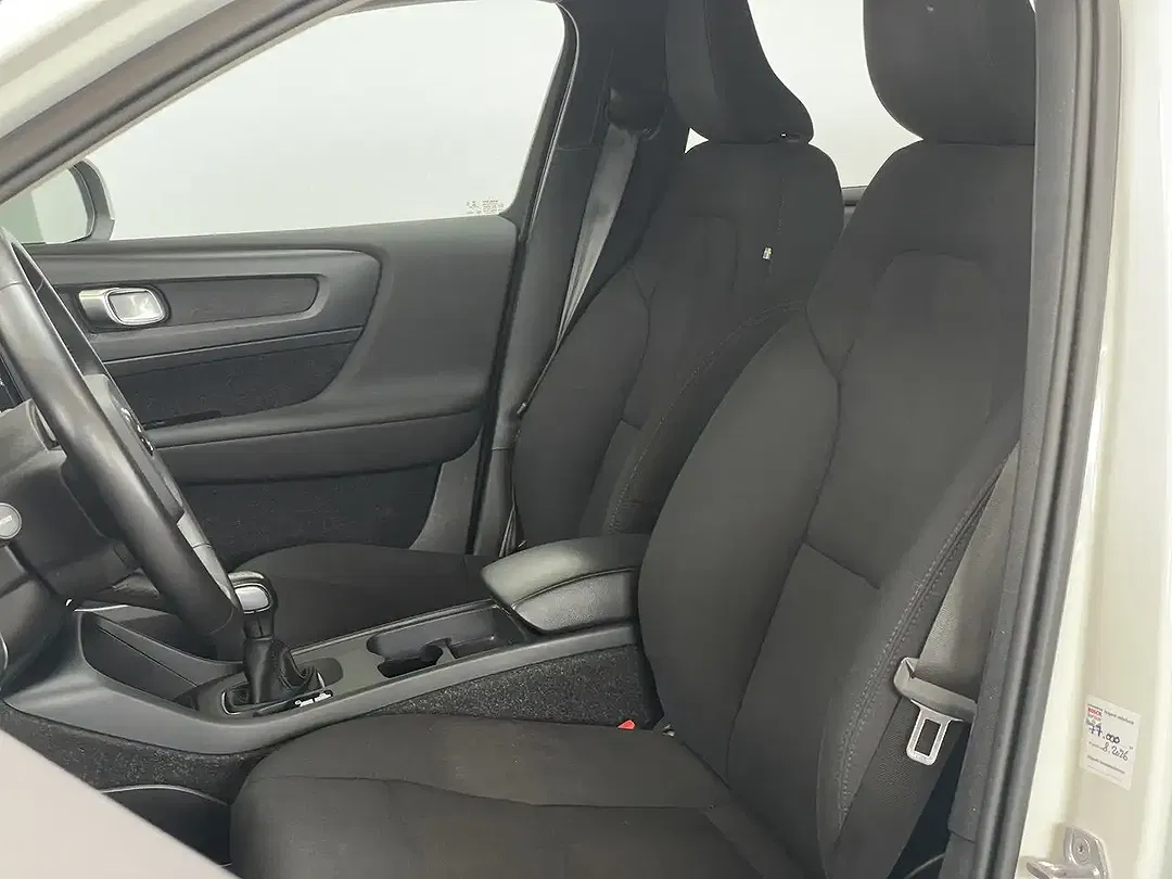 Volvo XC40 - Thumbnail 12