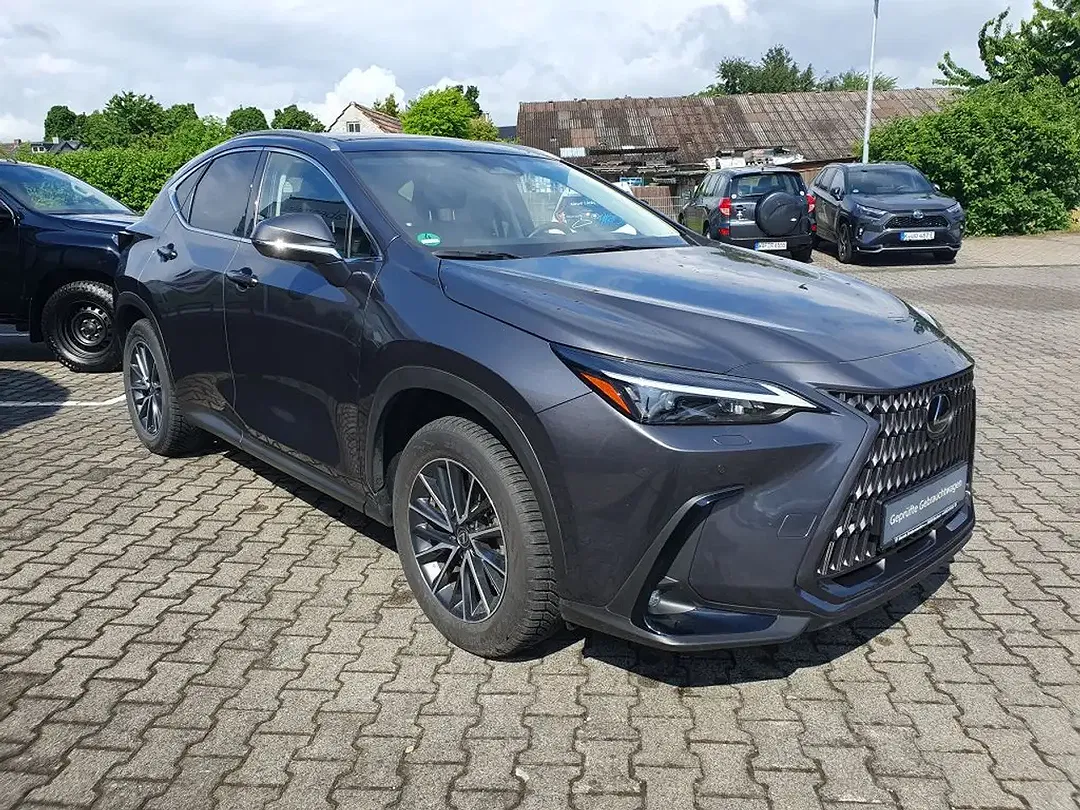 Lexus NX 350h - Thumbnail 3