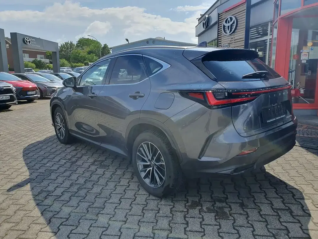 Lexus NX 350h - Thumbnail 5