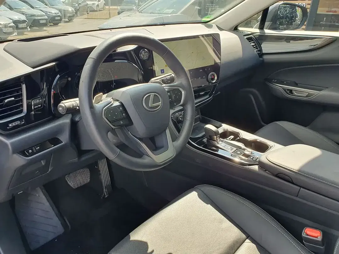 Lexus NX 350h - Thumbnail 8