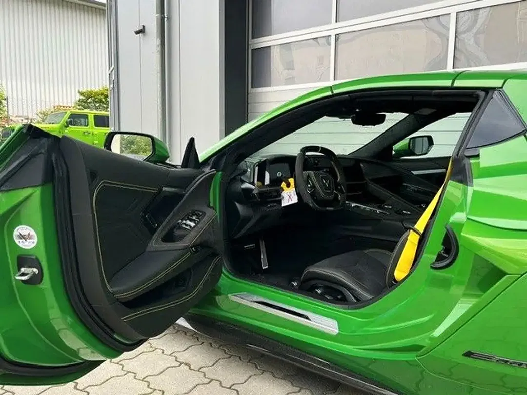 Corvette C8 - Thumbnail 13