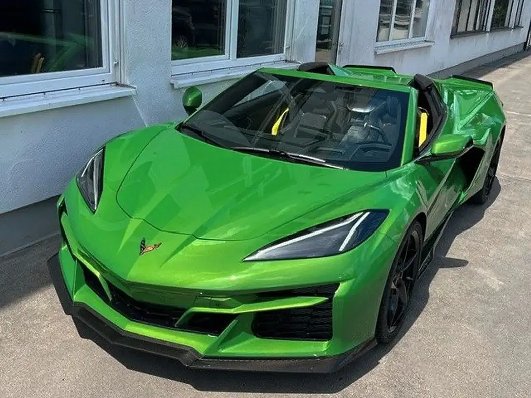 Corvette C8 - Thumbnail 4