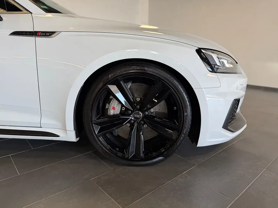 Audi RS5 - Thumbnail 2