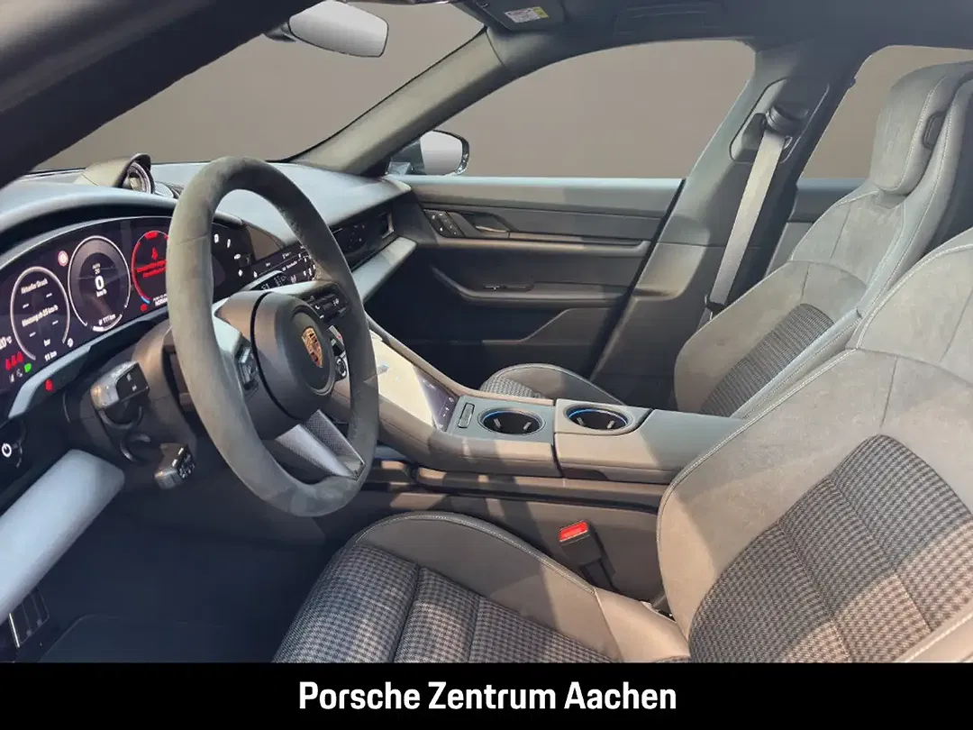 Porsche Taycan - Thumbnail 14