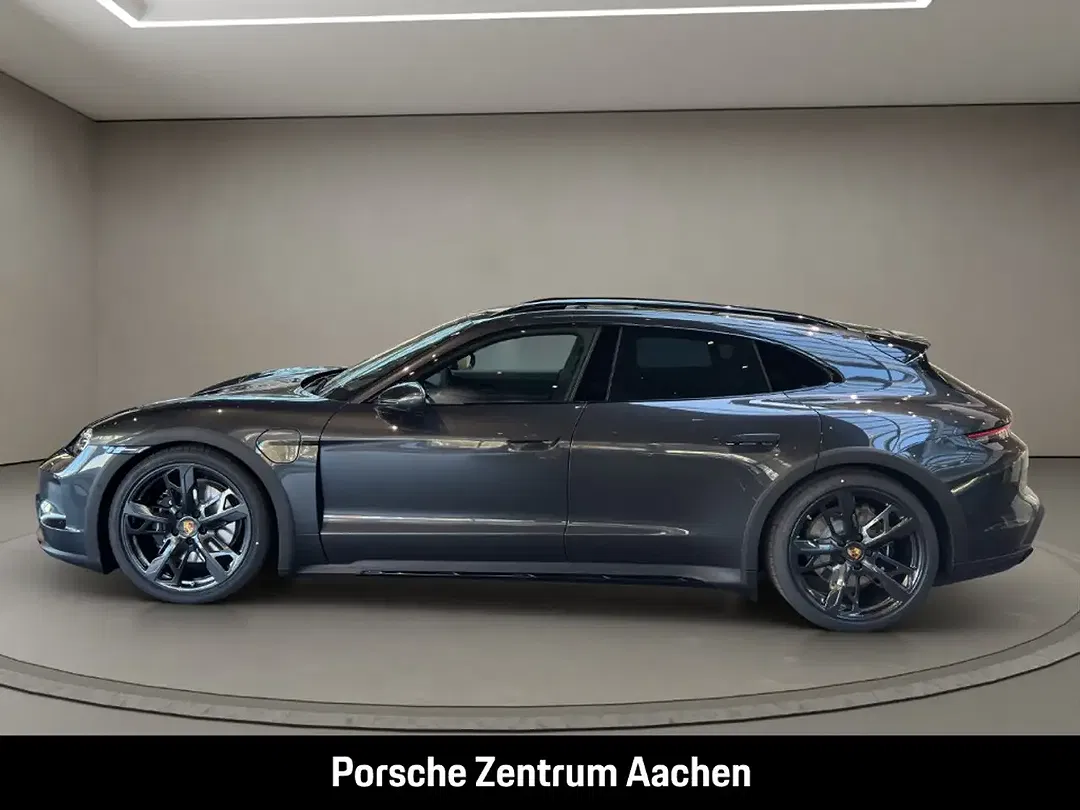 Porsche Taycan - Thumbnail 2