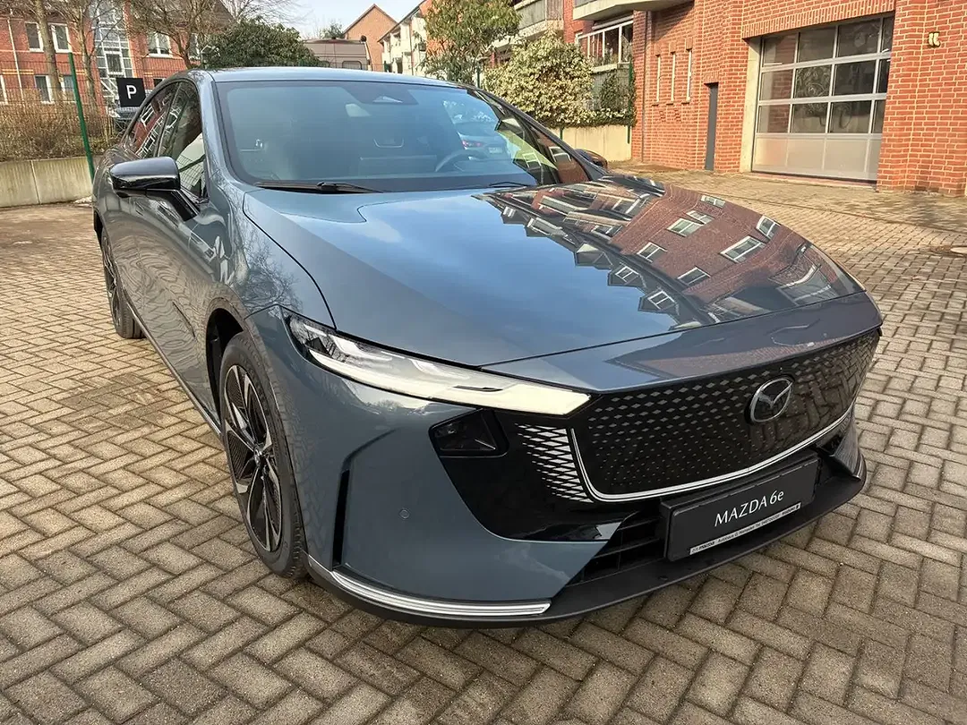 Mazda 6e - Thumbnail 1