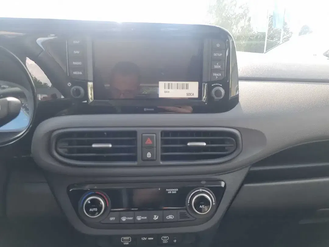 Hyundai i10 - Thumbnail 9
