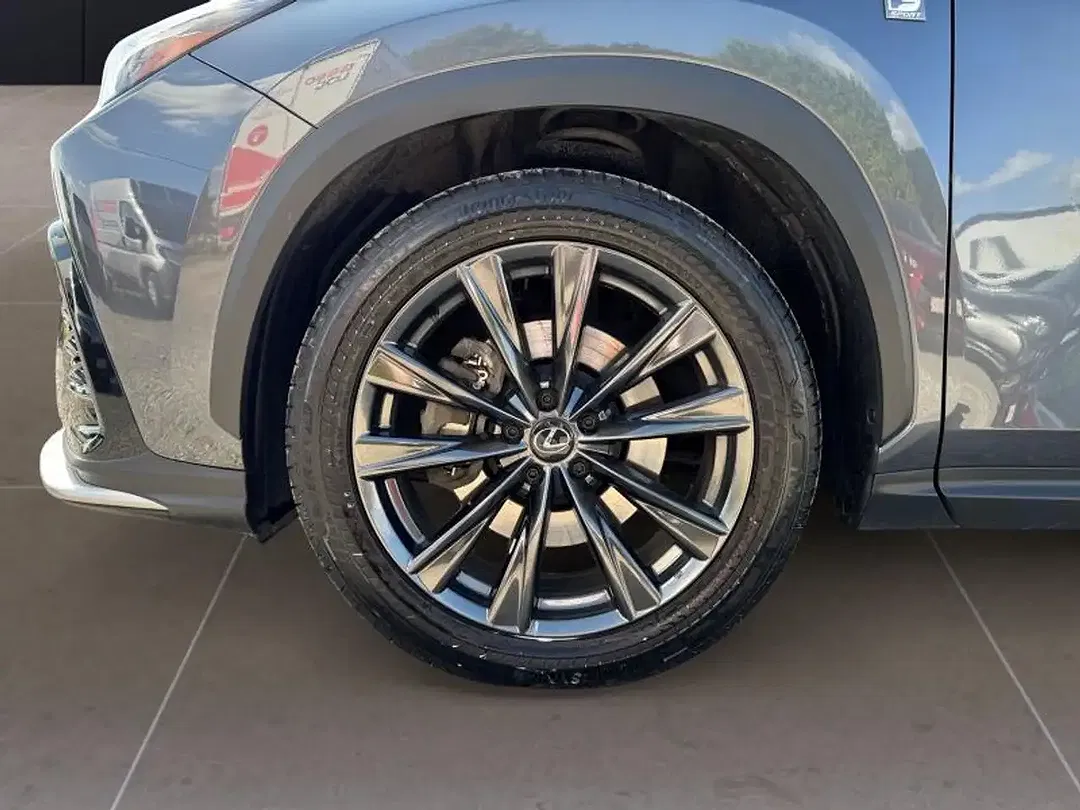 Lexus NX 450h+ - Thumbnail 10