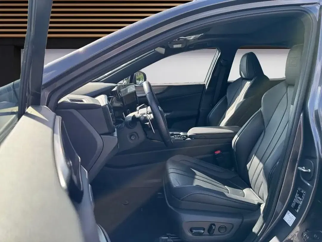 Lexus NX 450h+ - Thumbnail 12