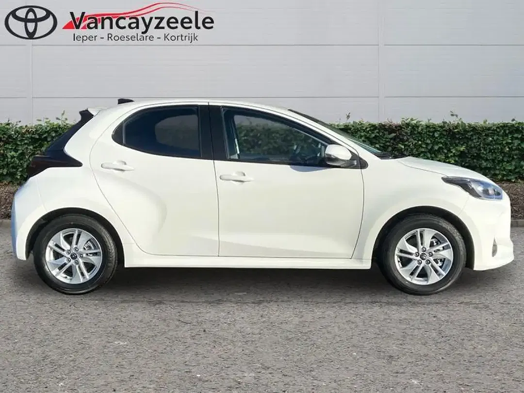 Toyota Yaris - Thumbnail 3