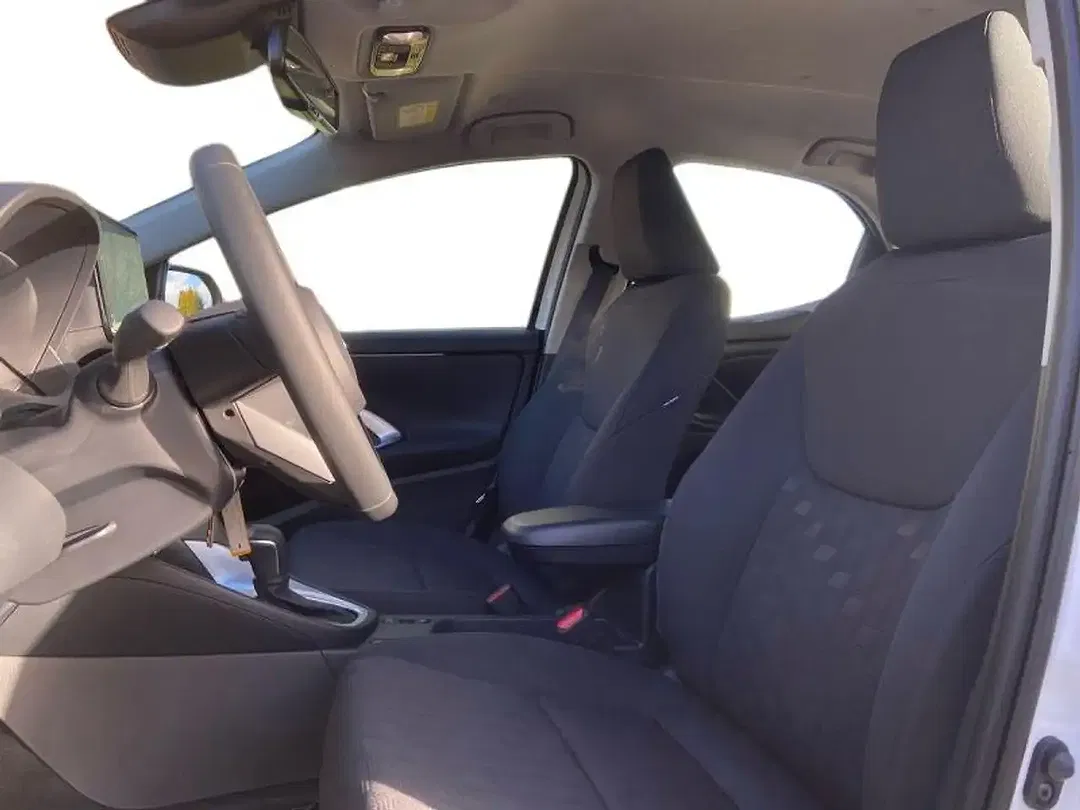 Toyota Yaris - Thumbnail 6