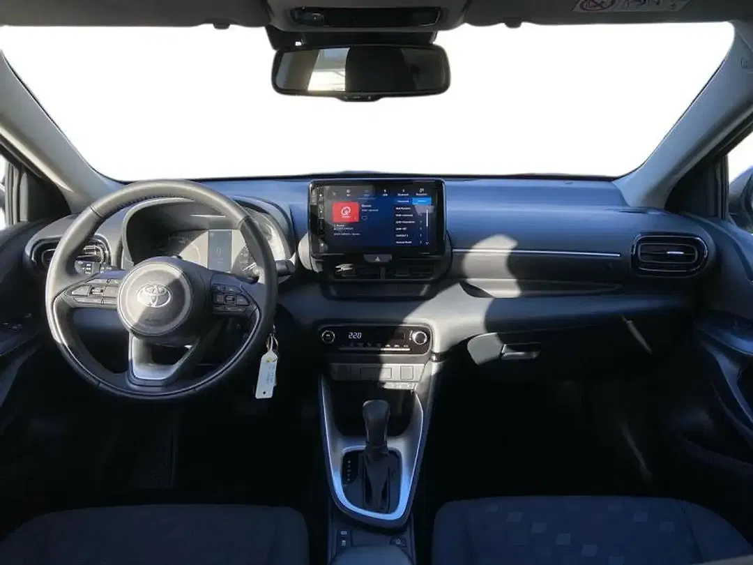 Toyota Yaris - Thumbnail 8