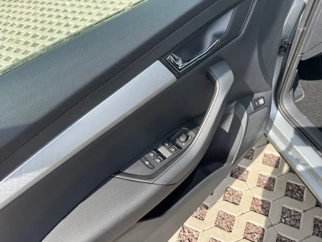 Skoda Karoq - Thumbnail 11