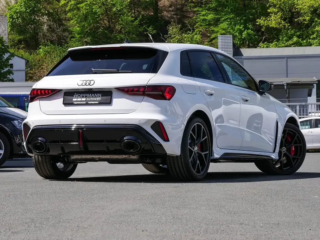 Audi RS3 - Thumbnail 3