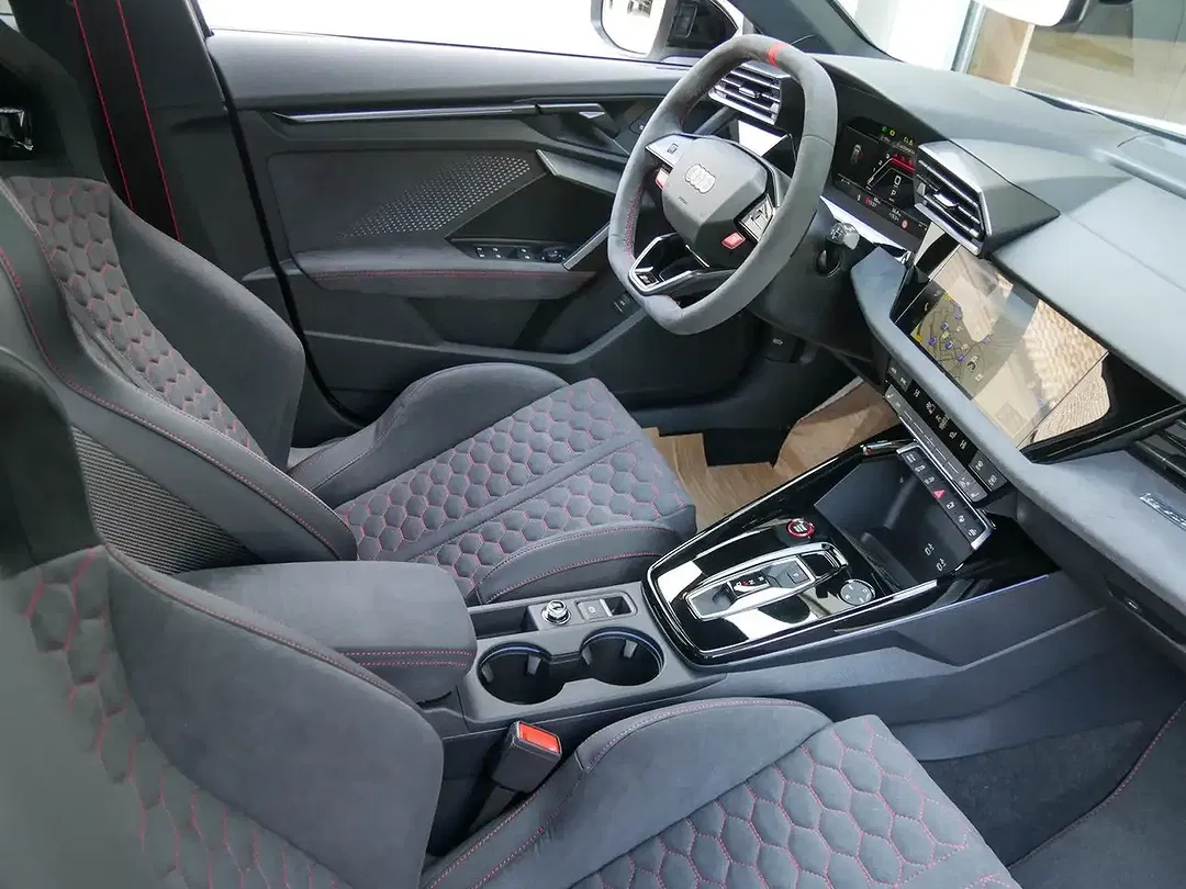 Audi RS3 - Thumbnail 4