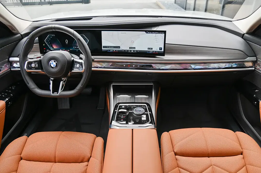 BMW 740 - Thumbnail 11