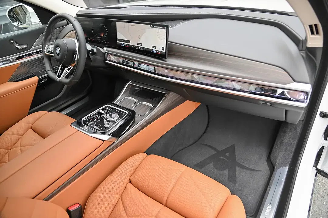 BMW 740 - Thumbnail 12