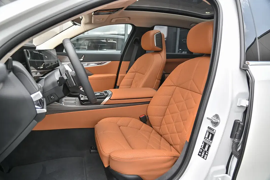 BMW 740 - Thumbnail 13