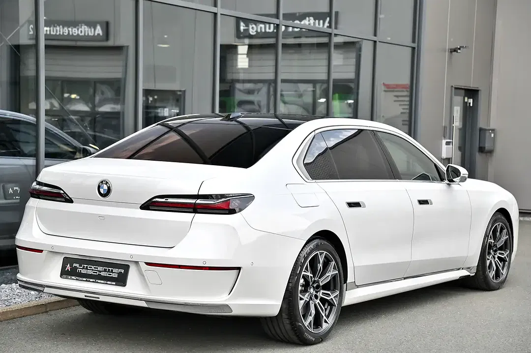 BMW 740 - Thumbnail 4