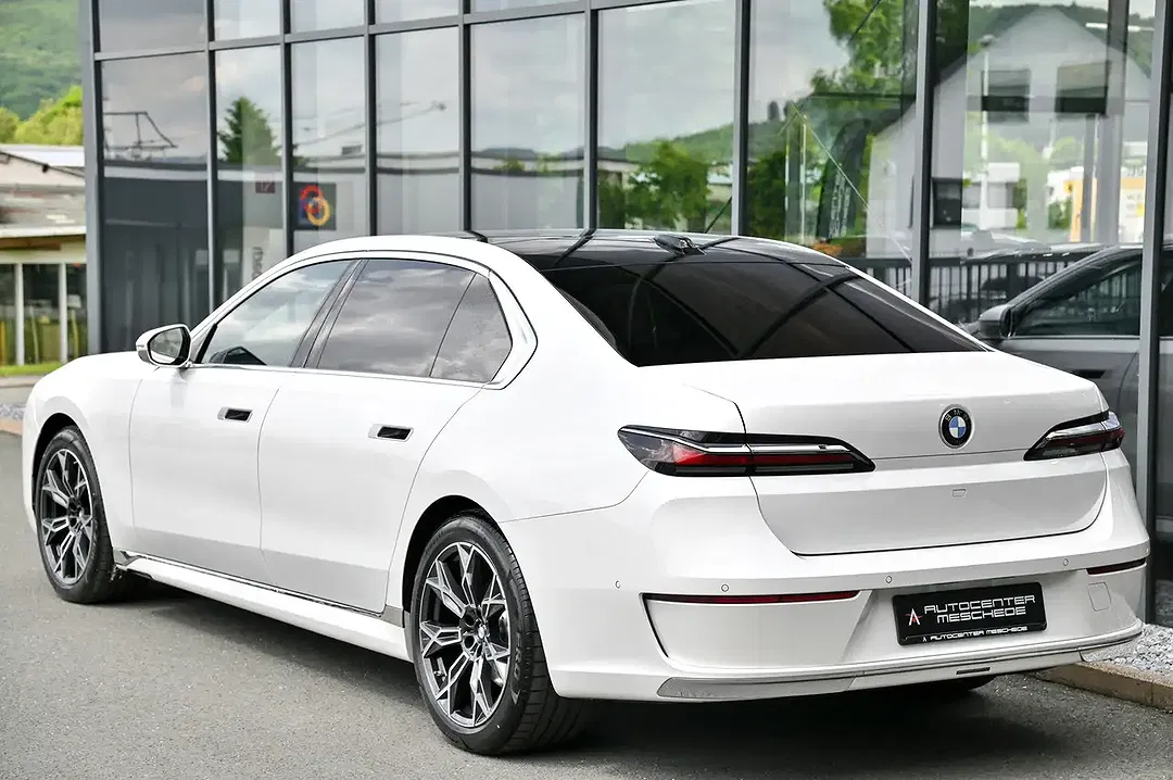 BMW 740 - Thumbnail 5