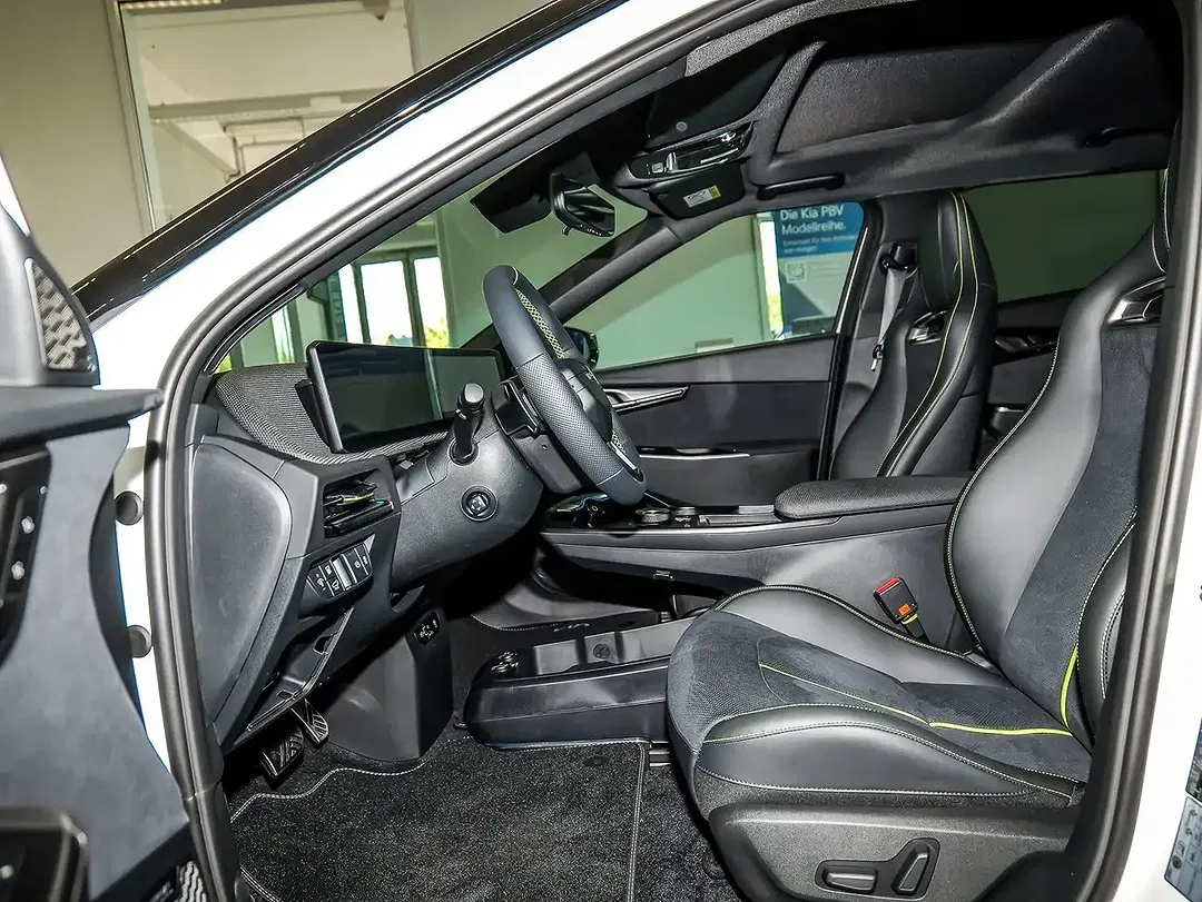 Kia EV6 - Thumbnail 7