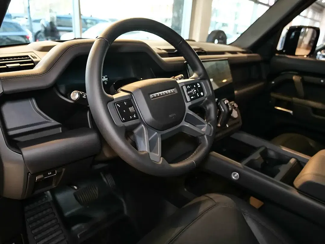 Land Rover Defender - Thumbnail 11