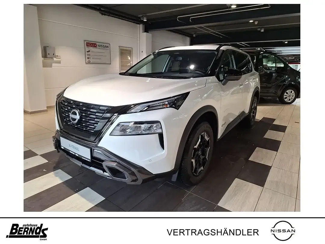 Nissan X-Trail - Thumbnail 1