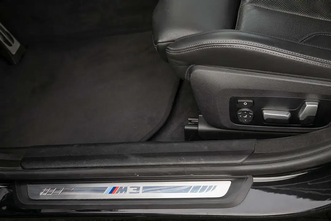BMW M3 - Thumbnail 12