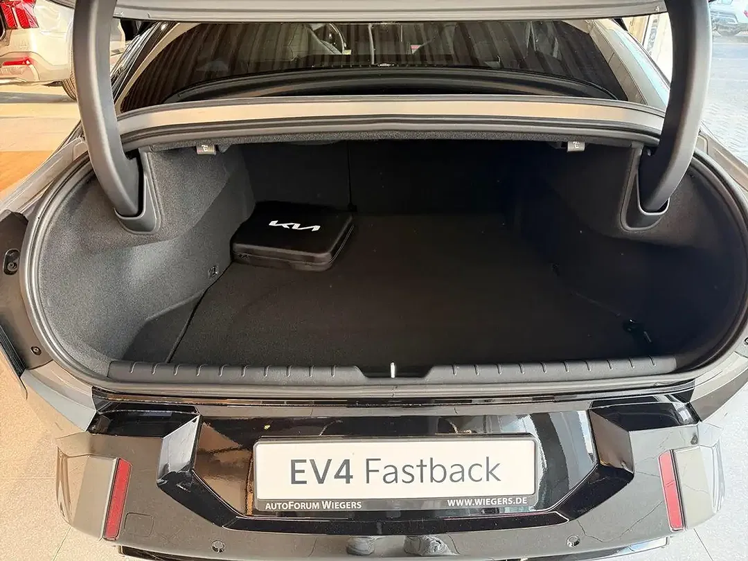 Kia EV4 - Thumbnail 14