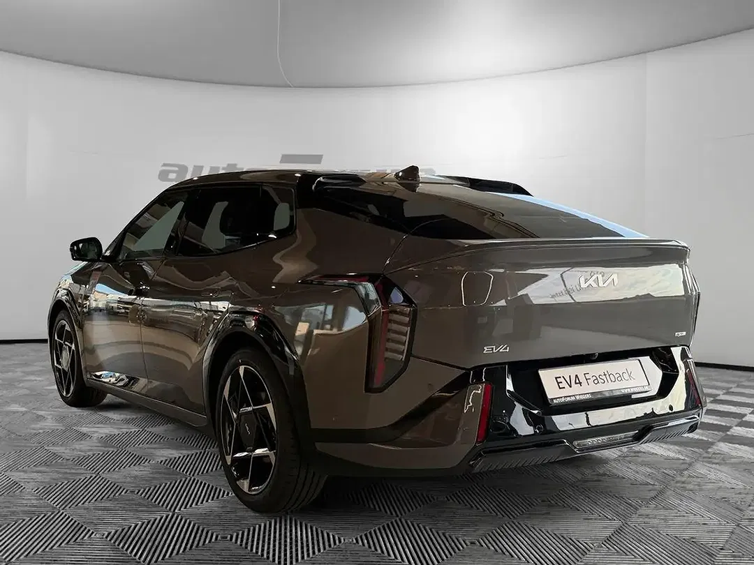 Kia EV4 - Thumbnail 5