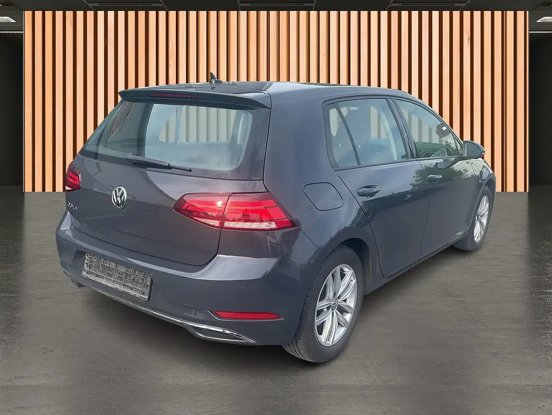 Volkswagen Golf - Thumbnail 4