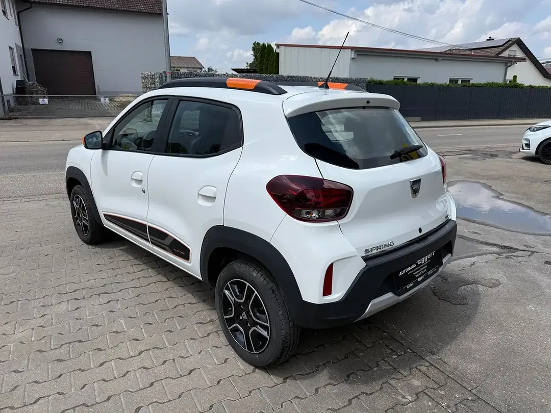 Dacia Spring - Thumbnail 3