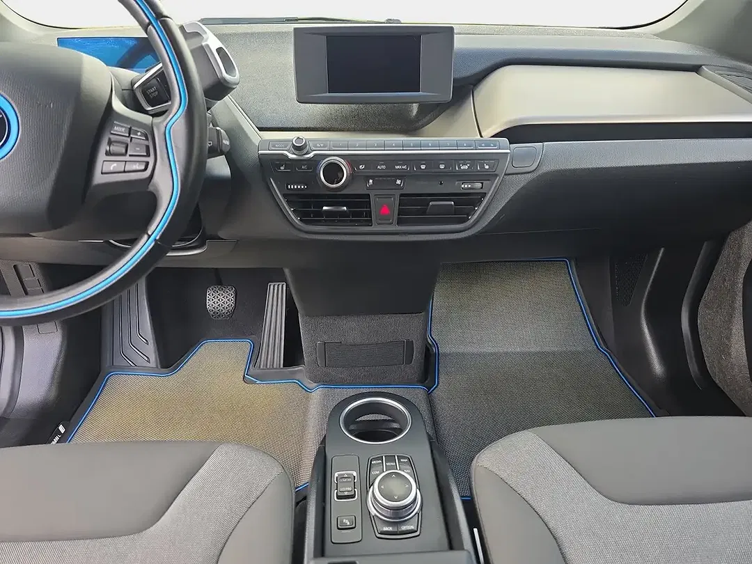 BMW i3 - Thumbnail 12