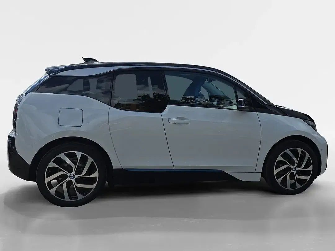 BMW i3 - Thumbnail 6