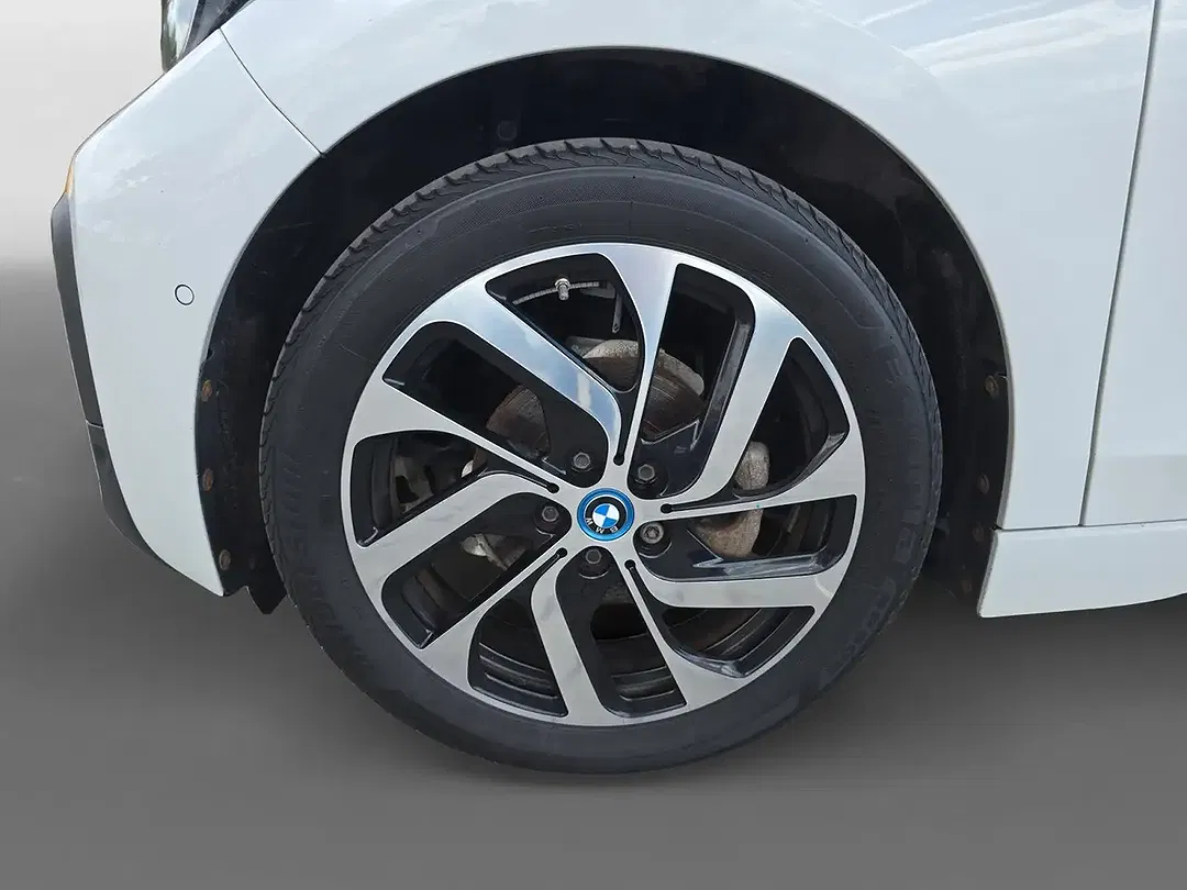 BMW i3 - Thumbnail 9