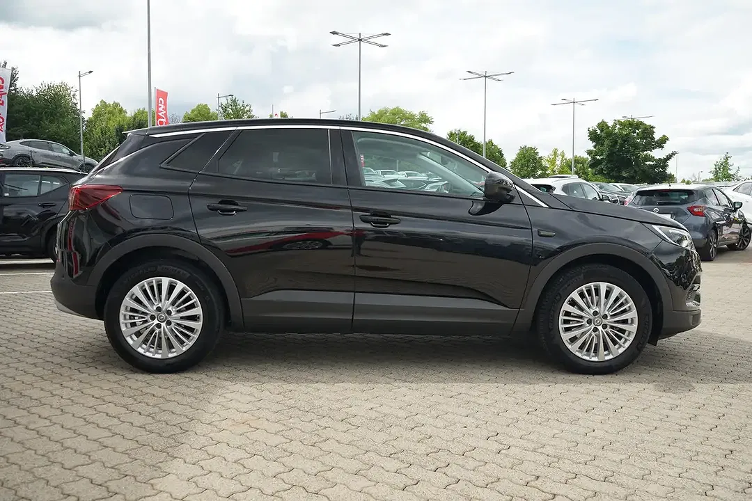 Opel Grandland - Thumbnail 2