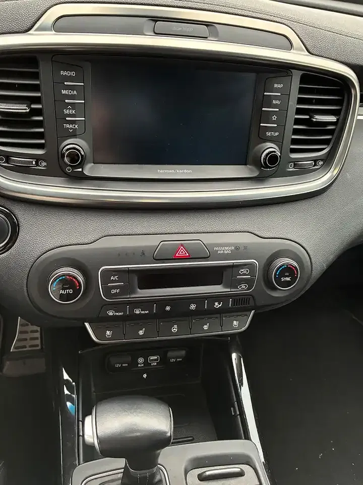 Kia Sorento - Thumbnail 16
