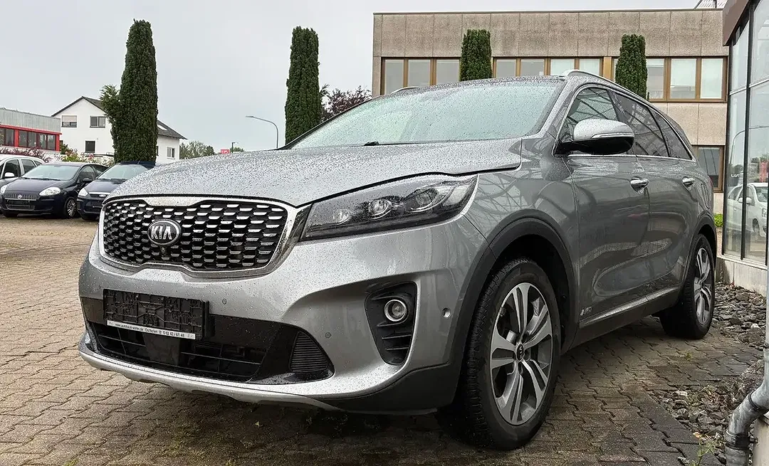 Kia Sorento - Thumbnail 3