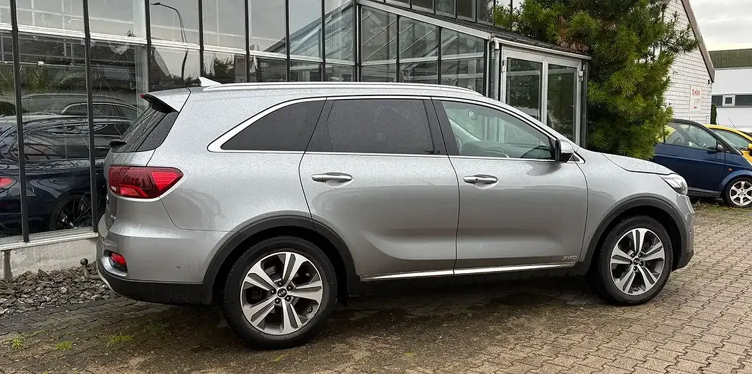Kia Sorento - Thumbnail 8