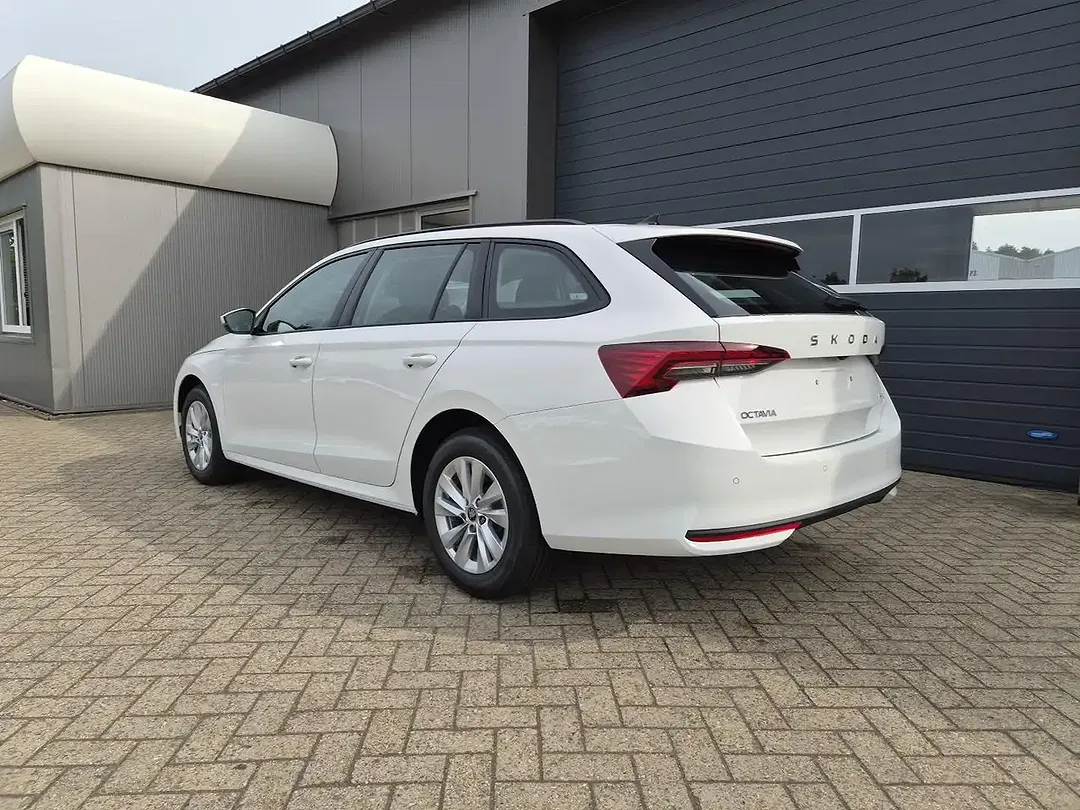 Skoda Octavia - Thumbnail 3