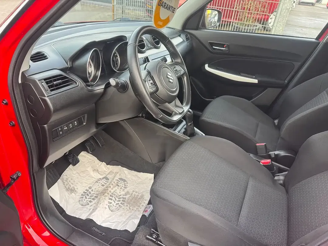 Suzuki Swift - Thumbnail 10
