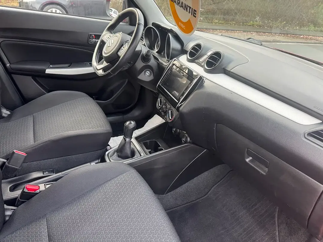 Suzuki Swift - Thumbnail 11